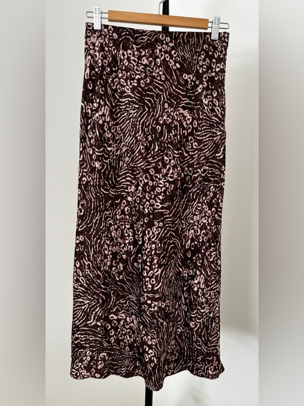 ☕️ Hush London Abstract Midi Skirt | European Chic Girl Energy | Travel Style